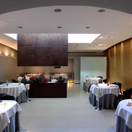 Parizzi Suites & Restaurant Parma Bagian luar foto