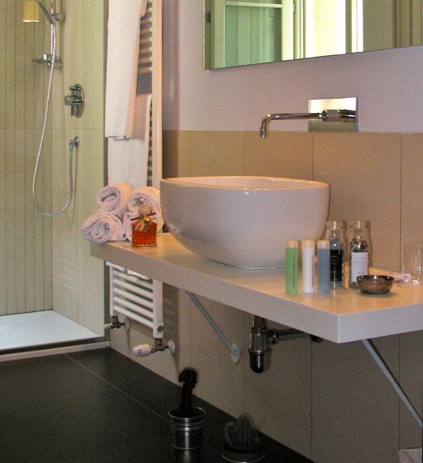 Parizzi Suites & Restaurant Parma Bagian luar foto