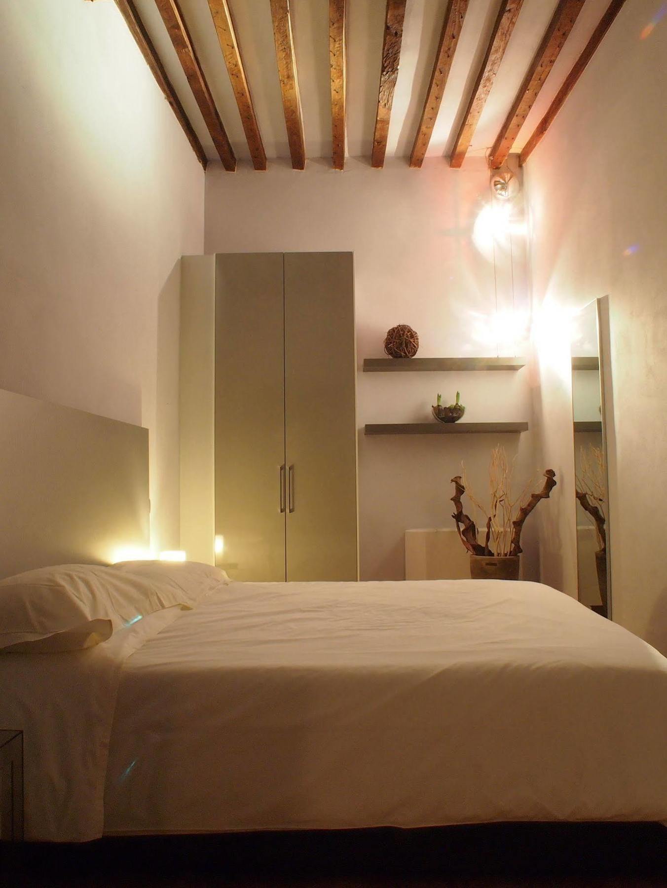 Parizzi Suites & Restaurant Parma Bagian luar foto