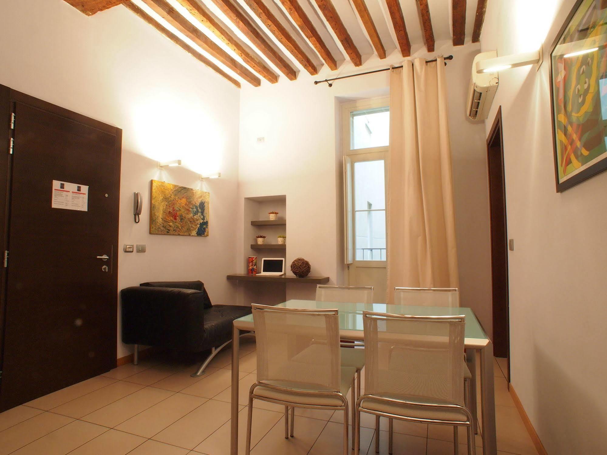 Parizzi Suites & Restaurant Parma Bagian luar foto