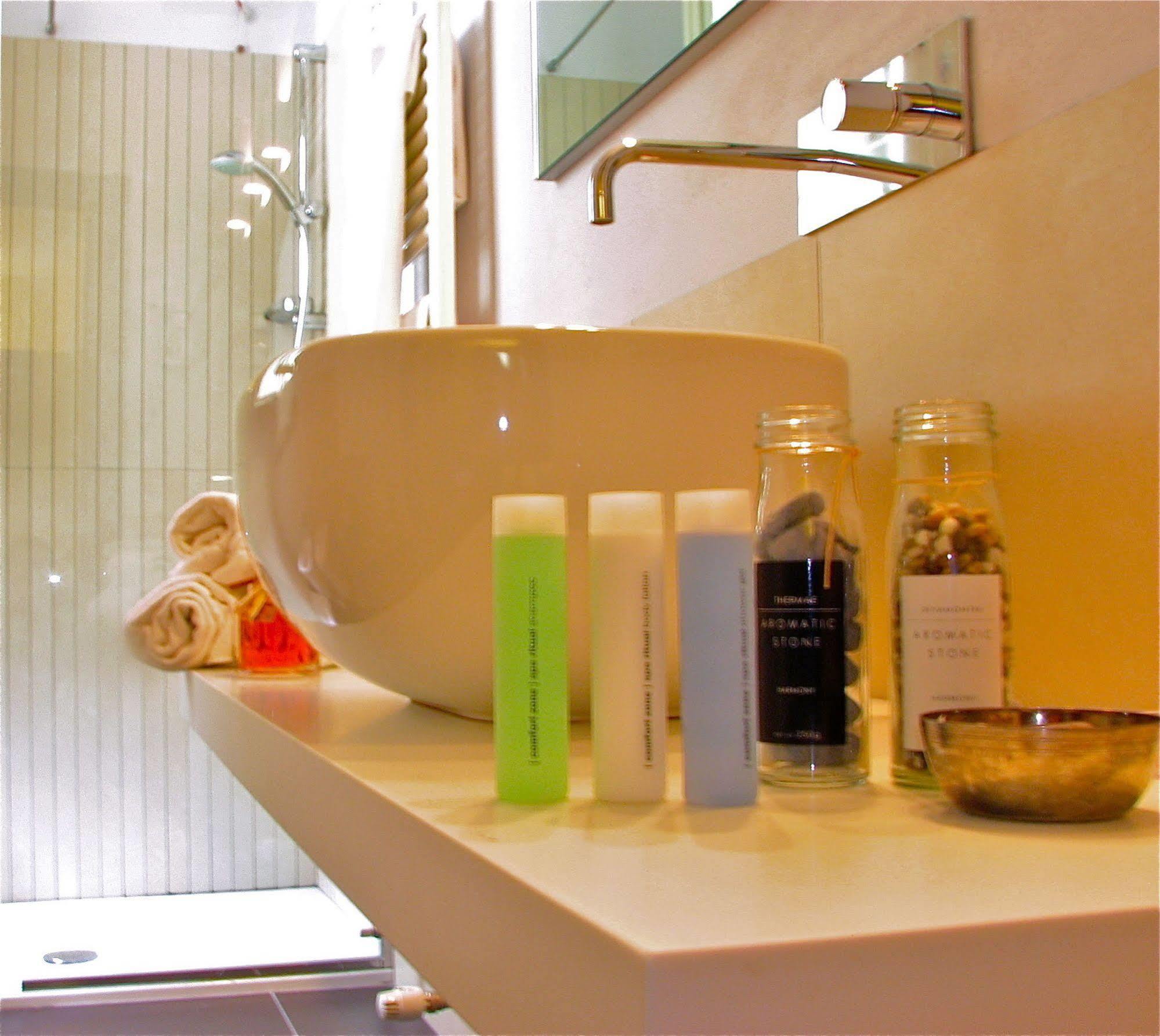 Parizzi Suites & Restaurant Parma Bagian luar foto