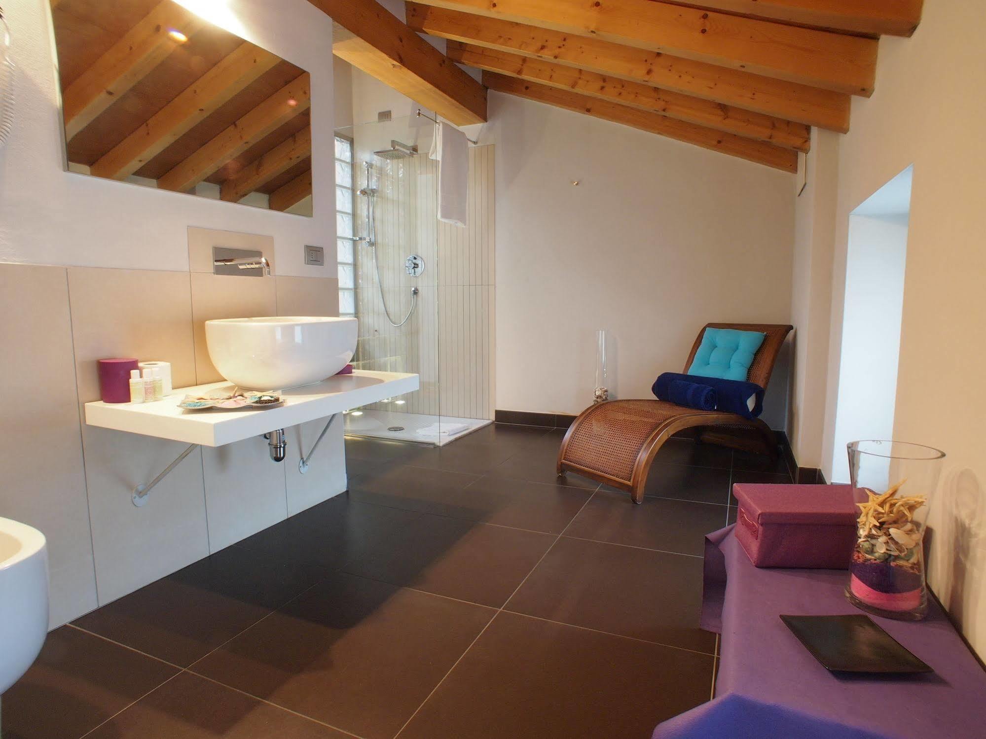 Parizzi Suites & Restaurant Parma Bagian luar foto