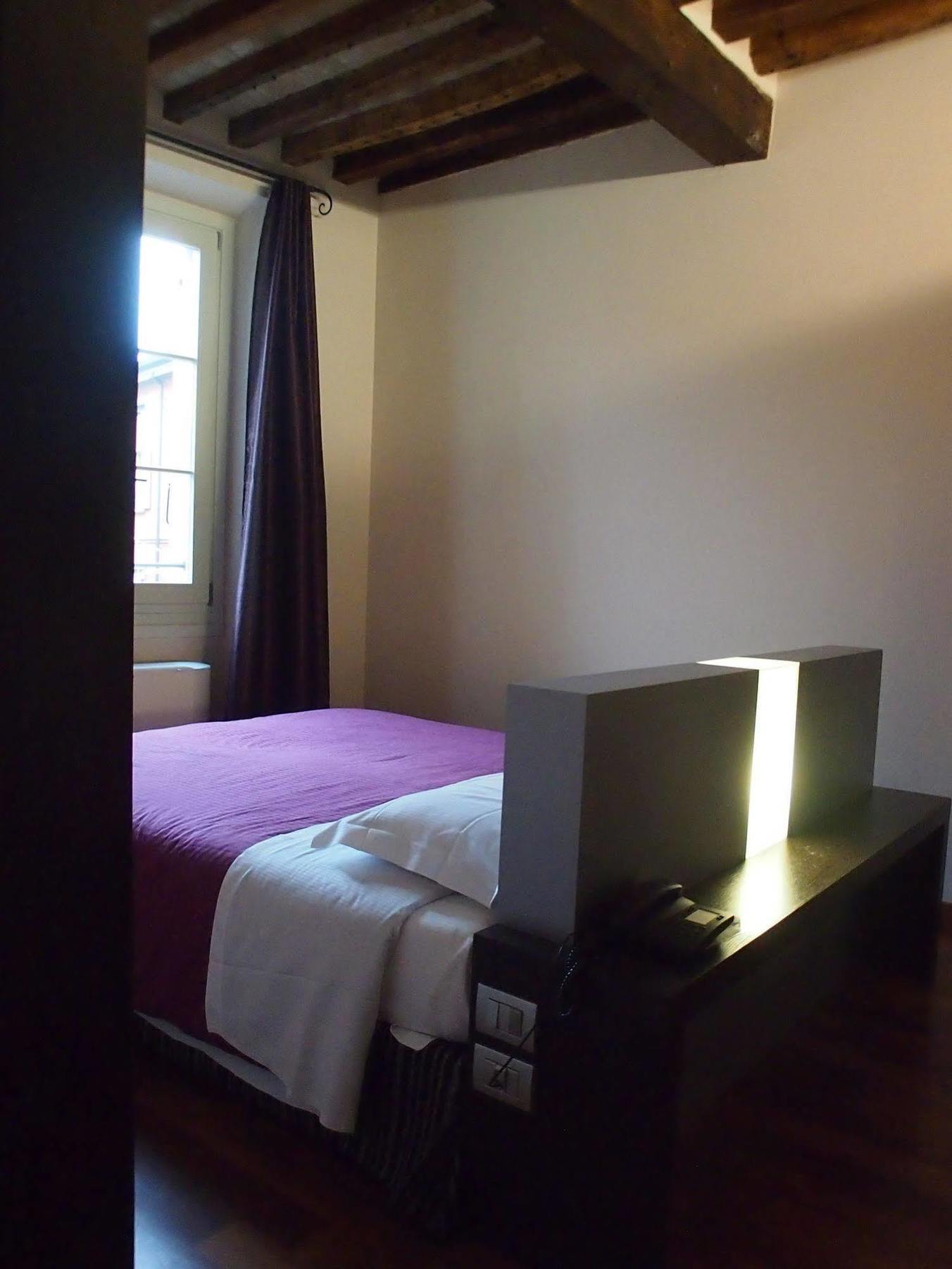 Parizzi Suites & Restaurant Parma Bagian luar foto
