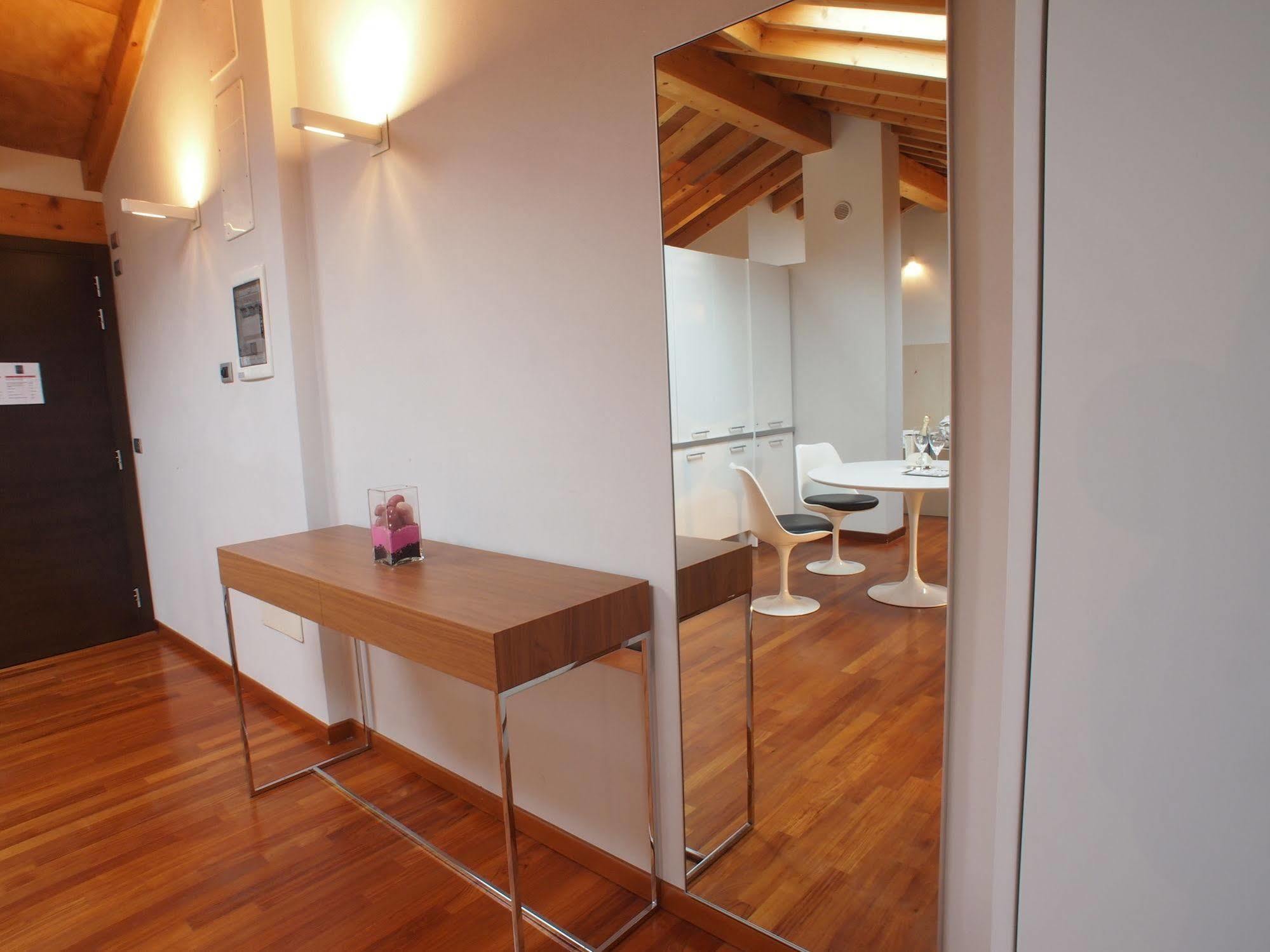 Parizzi Suites & Restaurant Parma Bagian luar foto