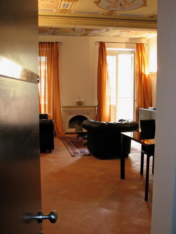 Parizzi Suites & Restaurant Parma Bagian luar foto